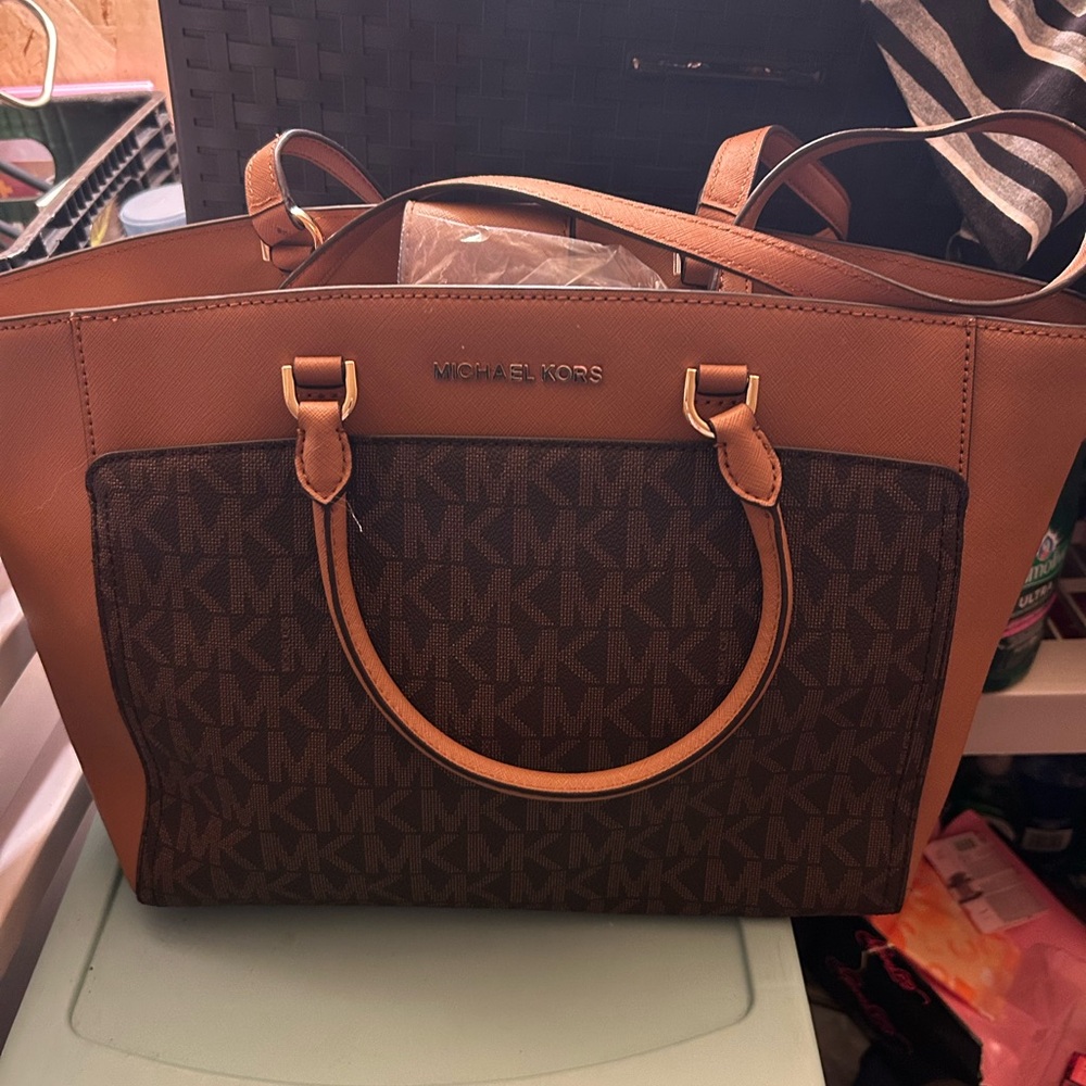 Michael Kors tote bag brand new retail price $428